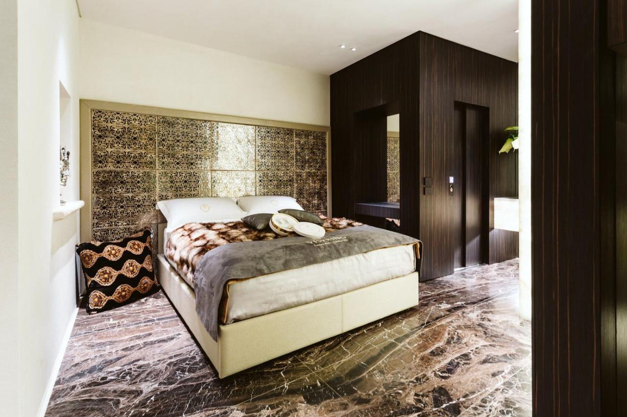 The Harbour - Luxury Living Bed and Breakfast Trani Buitenkant foto