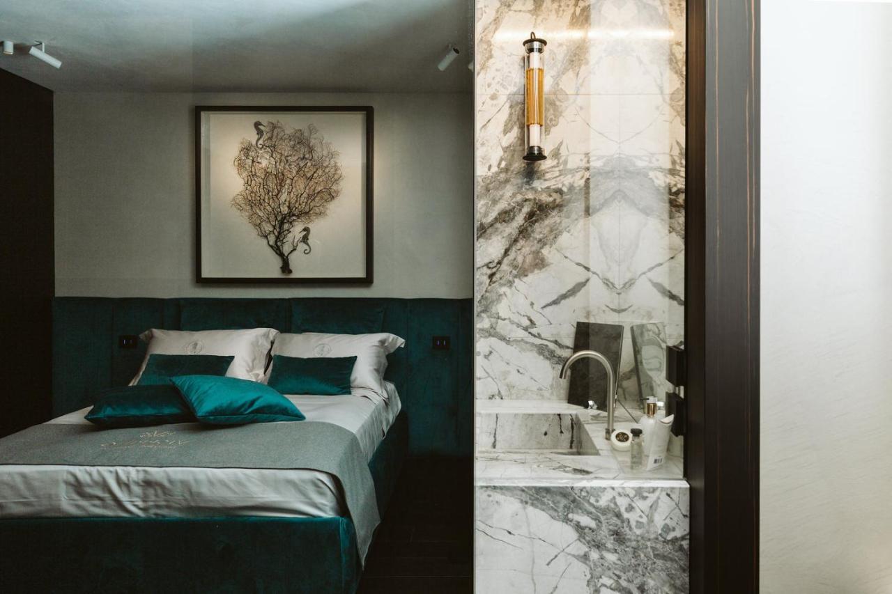 The Harbour - Luxury Living Bed and Breakfast Trani Buitenkant foto