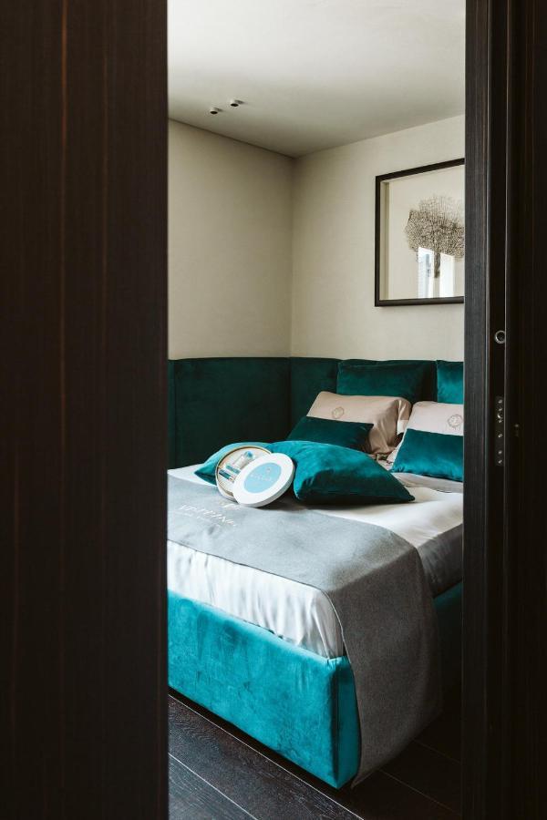 The Harbour - Luxury Living Bed and Breakfast Trani Buitenkant foto