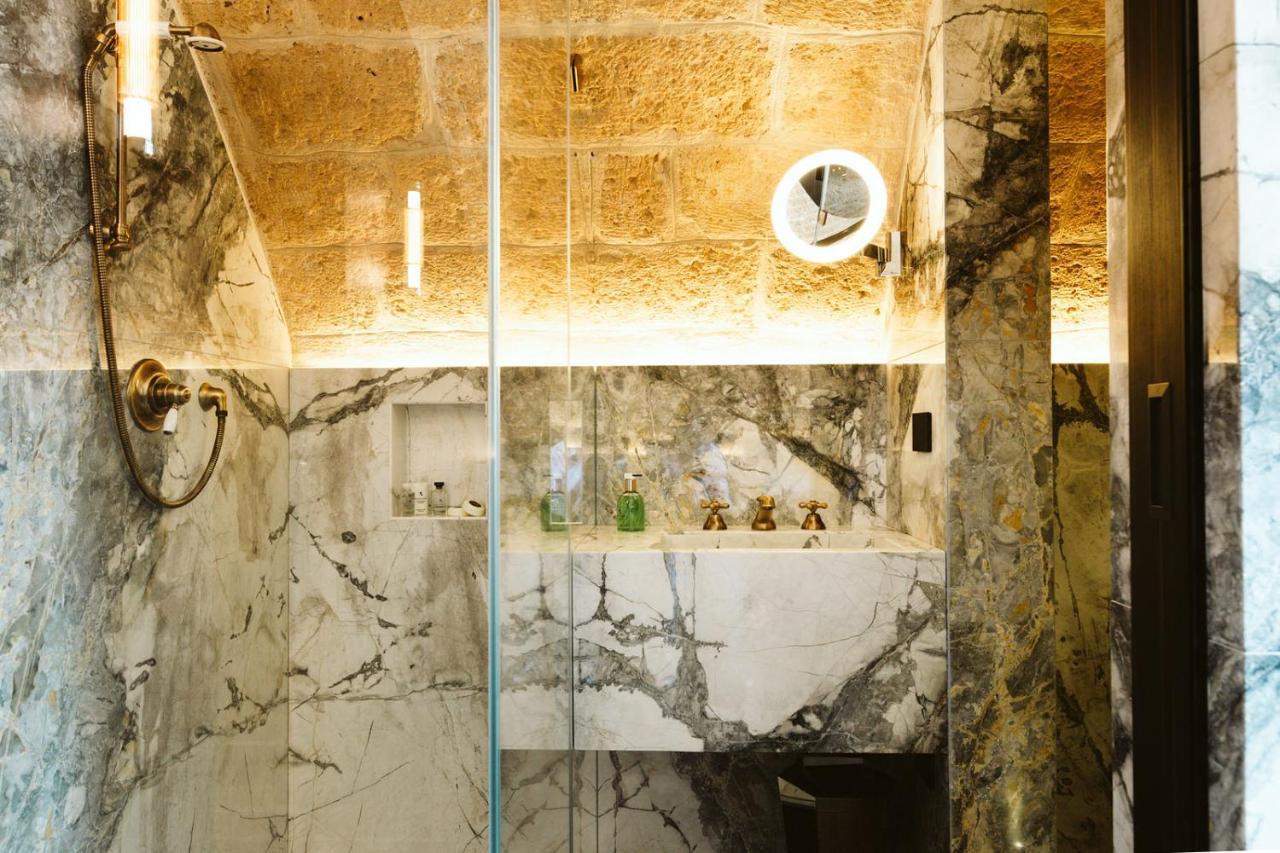 The Harbour - Luxury Living Bed and Breakfast Trani Buitenkant foto