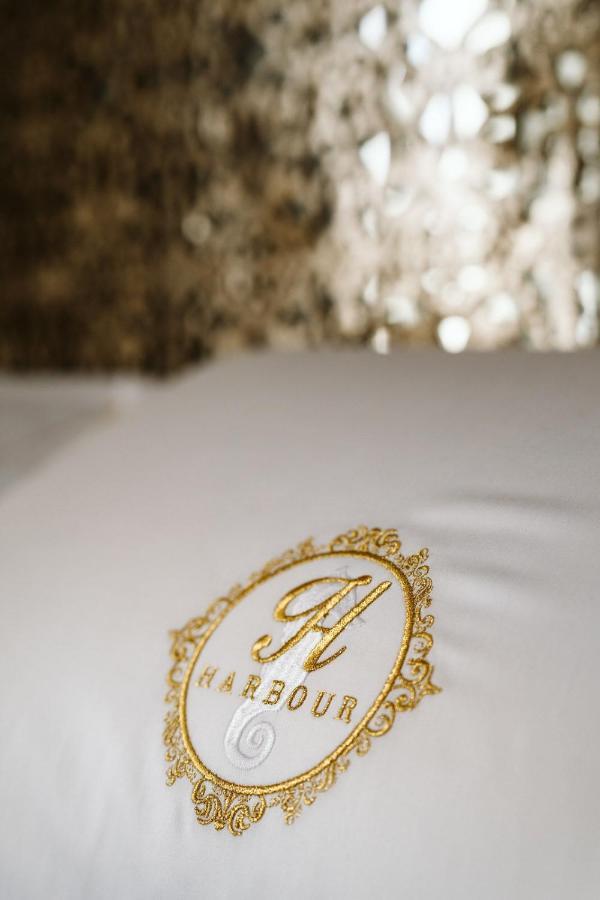 The Harbour - Luxury Living Bed and Breakfast Trani Buitenkant foto