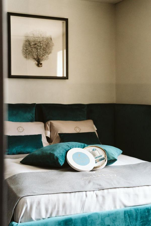 The Harbour - Luxury Living Bed and Breakfast Trani Buitenkant foto
