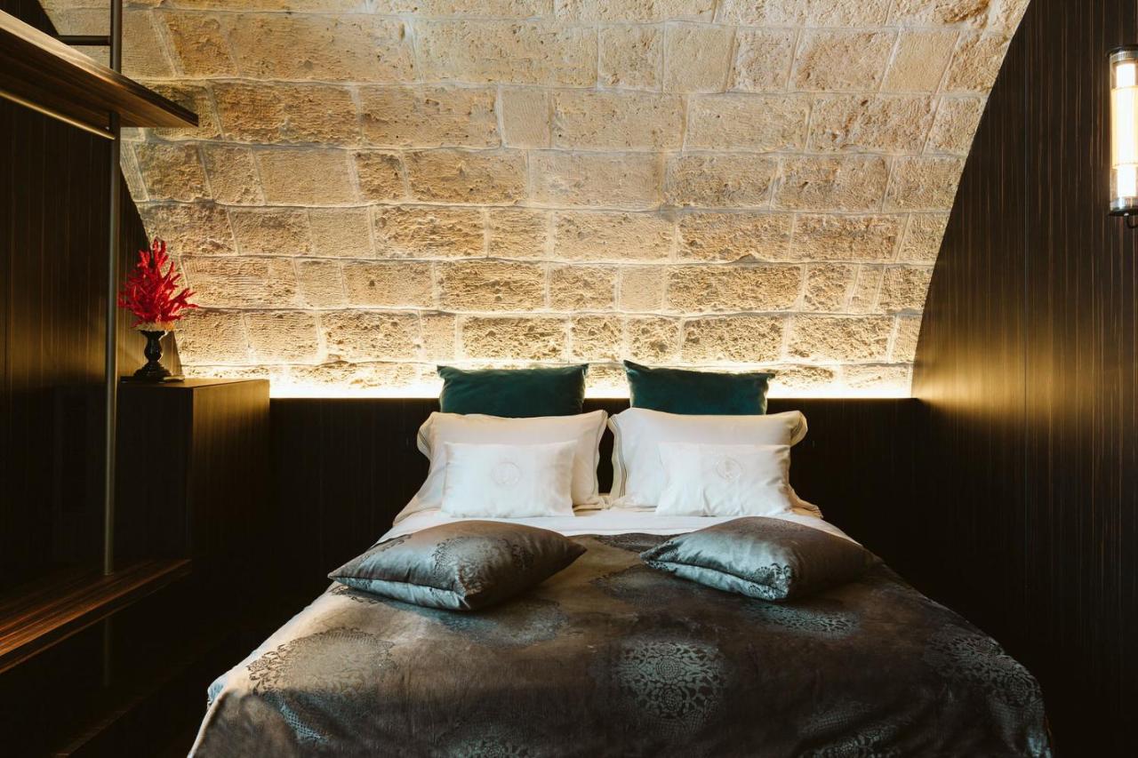 The Harbour - Luxury Living Bed and Breakfast Trani Buitenkant foto